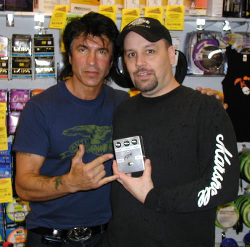 I was fortunate enough to meet one of my guitar heroes George Lynch at a 